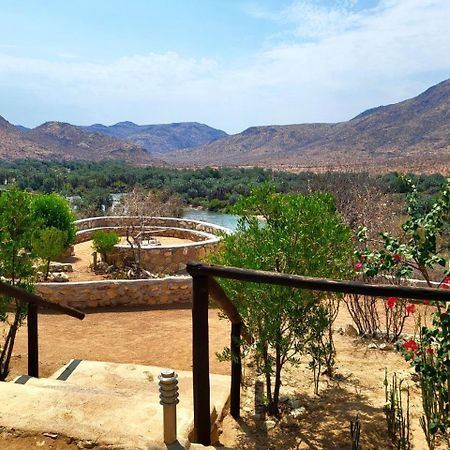 Kapika Waterfall Lodge Epupa Kültér fotó