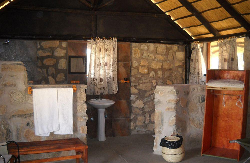 Kapika Waterfall Lodge Epupa Kültér fotó