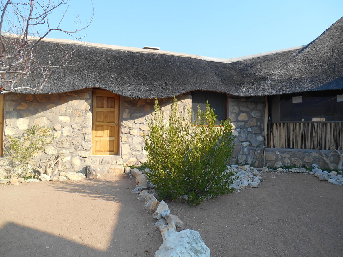 Kapika Waterfall Lodge Epupa Kültér fotó