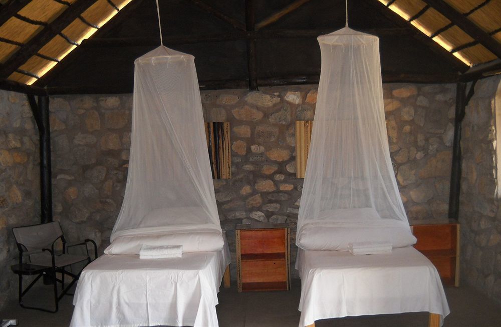 Kapika Waterfall Lodge Epupa Kültér fotó